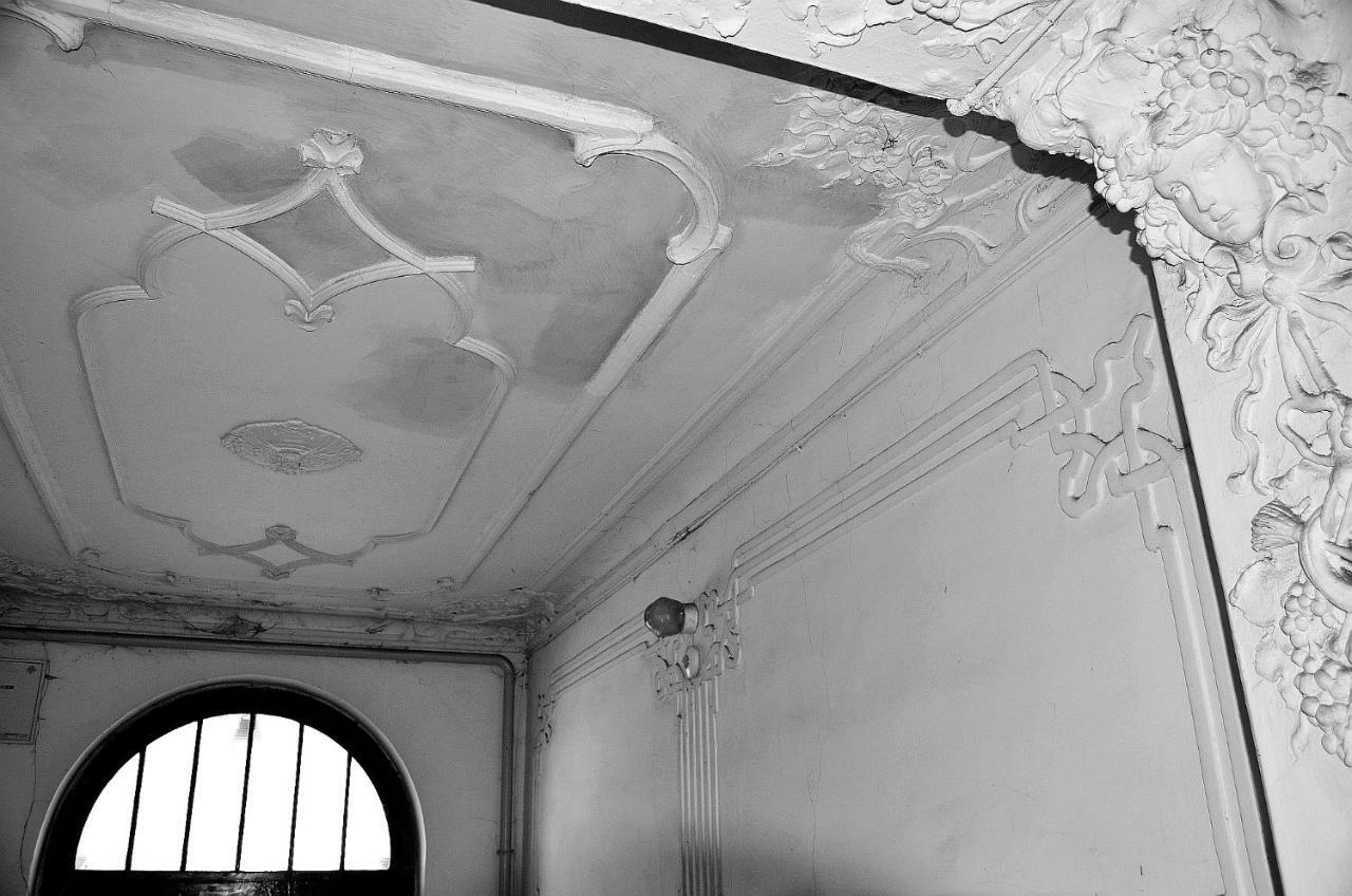 Art Mieszkanie Blisko Dworca Pkp Walbrzych Miasto Exterior photo