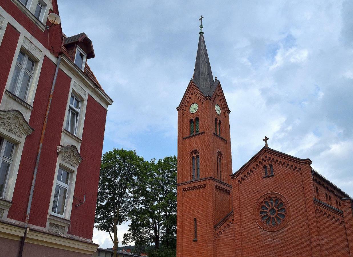 Art Mieszkanie Blisko Dworca Pkp Walbrzych Miasto Exterior photo